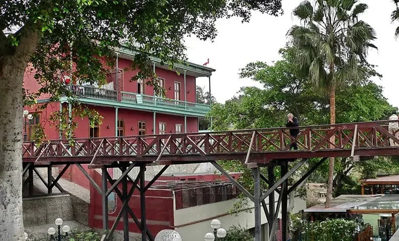 Bridge of Sighs: The most romantic place in Barranco, Lima