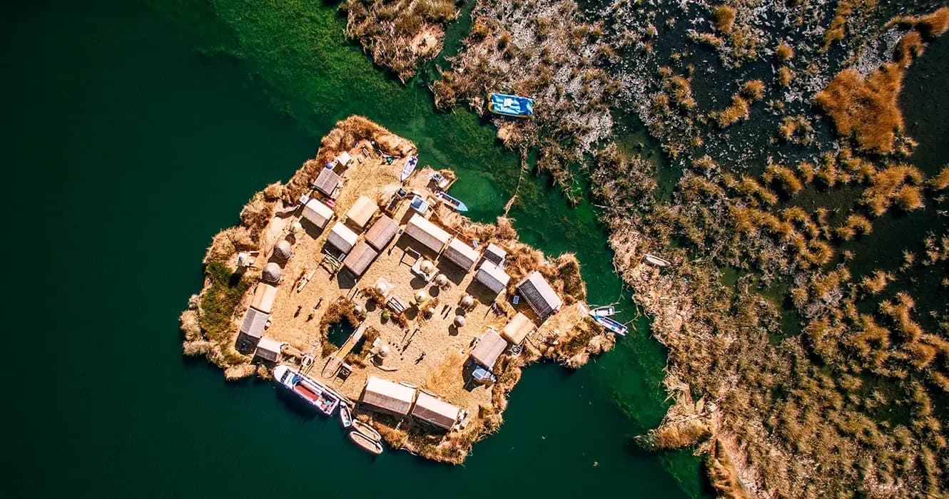 Floating island of Uros: Discover a unique culture and history
