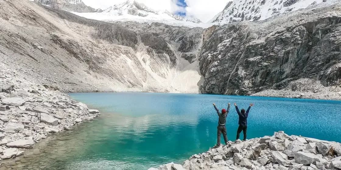 Discover the natural wonders: Humantay Lagoon vs Rainbow Mountain