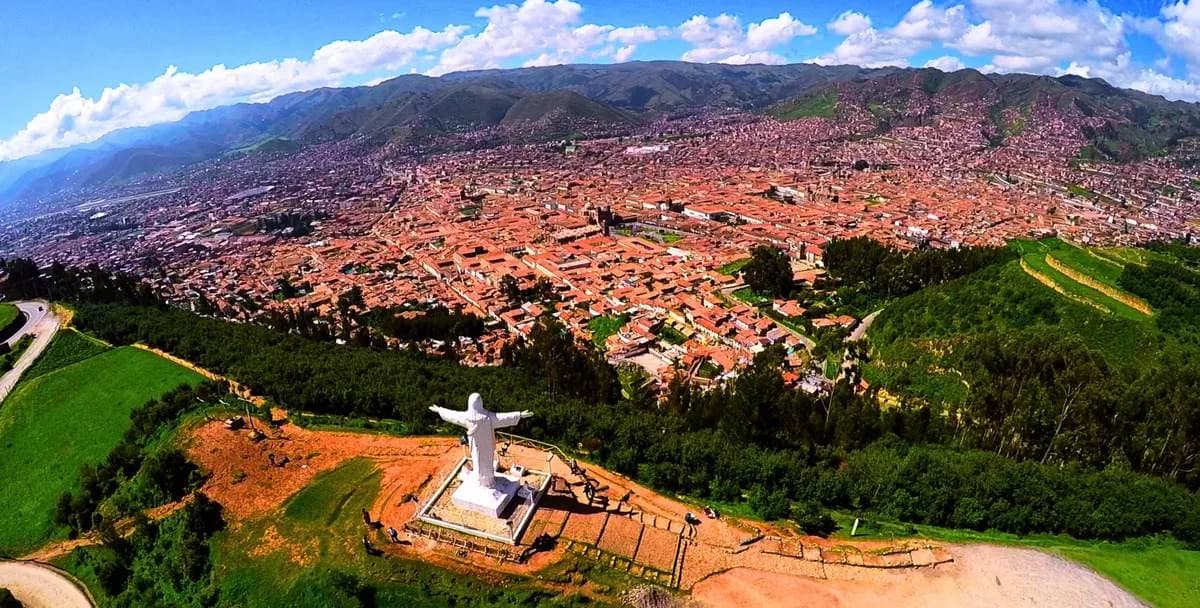 Discover the Fascinating History of the White Christ in Cusco and How to Get There: An icon of faith and Andean landscape