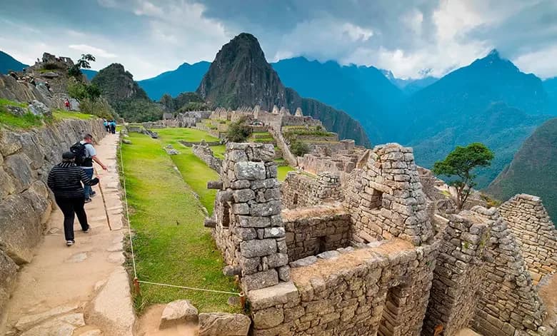 Where is Machu Picchu? Discover its location in Peru